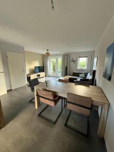 Privé wellness Zen aan zee met jacuzzi barrelsauna en infraroodsauna