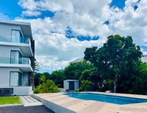 Skyline & Seaview Penthouse