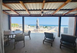 Skyline & Seaview Penthouse