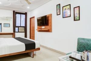 HOTEL AMBROSIA - Managed by Zenith A-217, Road No 6, Block RZ, Mahipalpur, New Delhi