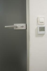 Tiny Studio w Detached Bath