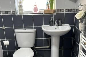 1 Bedroom Apartment - Central Free Parking