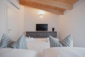 GoHost - The Corridor near the Station