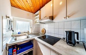 Nice Apartment In Viganj With Lake View