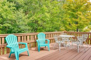 Family Home Close to Warwick, 5 Mi to Lake!