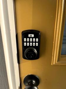 Yellow Door Retreat Minutes to Dwntwn