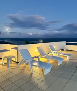 Cobertura beira mar piscina privativa, 5 quartos, ar condicionado, até 14 pessoas!