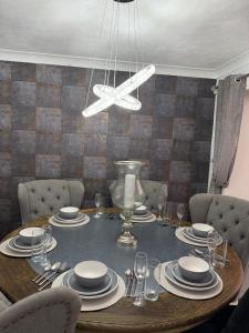 Modern 4-Bed Family Home in Solihull