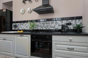 Klimatyczny Apartament Retro Niedaleko Ulicy Piotrkowskiej by Noclegi Renters