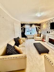 Modern 4-Bed Family Home in Solihull