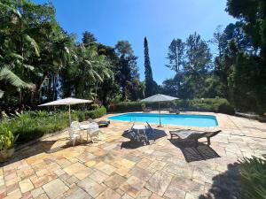 Sítio com piscina, quadra de tênis e lazer LT0033