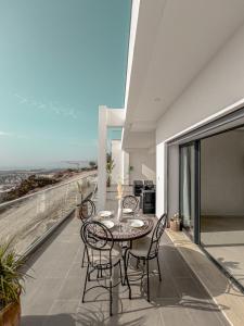 O'Miramar Elegant Suite Sea View & Refined Design