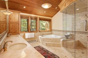 Snowmass Woodrun V 4 Bedroom Ski In, Ski Out Mountain Residence In The Heart Of Snowmass Village
