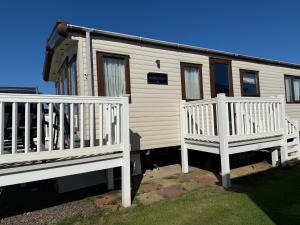 No38 - The Waterfront Sandy Bay