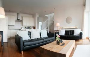 Beach Hut Apartment Llangrannog