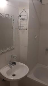 Departamento Familiar con Balcón y Estacionamiento Gratuito