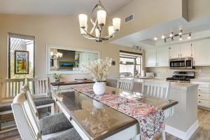 Community Pool and Hot Tub Palm Desert Rental!