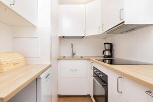 Bright Apartment Nevada with Balcony in Gdansk by Noclegi Renters