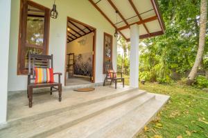 Bird Of Paradise - Ahangama Villa