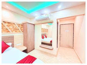Hotel Sairaj - Inn Near Jagannath Temple - Swargadwar Beach - Bangali Market - Parking and Restaurant Facilities - Fully Air Conditioning Hotel - A Top Rated Best Hotel in Puri