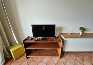 C103 Apartamento com vista lateral para o mar