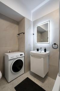 Central Spacious Apartment 309