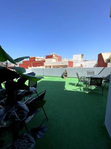 Top-Floor 2BR Bright & Cozy Tanger City Center