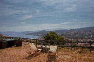 Casa Bianca - 4hvězdičkové hotely ve městě LʼÎle-Rousse