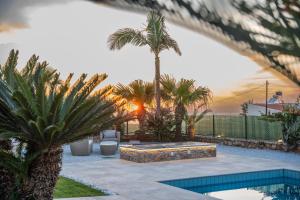 Villa Yiayia Relaxing by the sea and Heated pool
