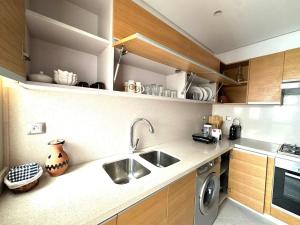 classy aprt view cable car &kasbah &5min sea