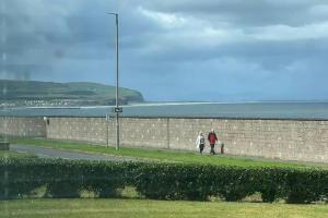 4-Bed House - Sea View Garden Parking Wifi