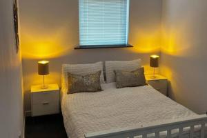 4-Bed House - Sea View Garden Parking Wifi