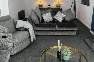 4-Bed House - Sea View Garden Parking Wifi