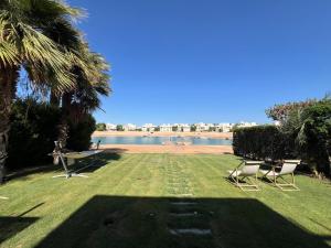 Lagoonfront 3Bdr Twin Villa in Joubal