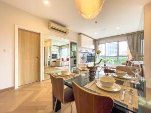 Elegant Stay near IconSiam l High-speed WiFi l BTS Wongwian Yai
