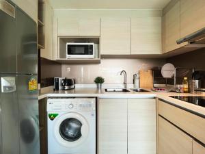 Vibe Sukhumvit 61 l Ultra WIFI l Walk to BTS Thonglor or Ekkamai