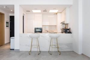 Chic and Bright JVC 1 Bed in Catch Residences