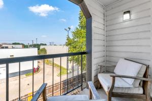 Cozy Brand New Studio 1 Bath, Gym 604