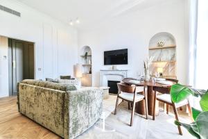 Les Lucioles 7- Luxury 2 - Bedroom Apartment