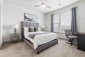 Stylish Living 5 Min From Downtown