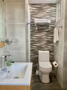 Cozy, City Center Condo