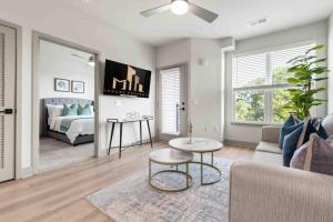 Serene Living 5 Min From Downtown