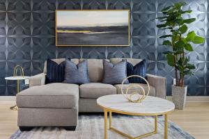 Stunning Living 5 Min From Downtown