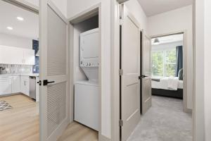 Stunning Living 5 Min From Downtown