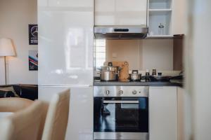 Downtown 2BD riverside apartment near dancing house