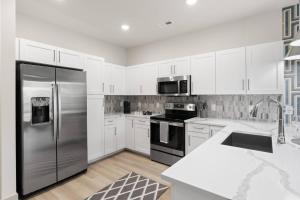 Epic Living 5 Min From Downtown