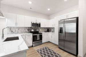 The Luxe Living 5 Min From Downtown