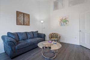 Luxury Canal-Front Home with Heated Pool Spa Bicycles