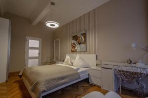 Wenceslas Sq 3BDR Apartment