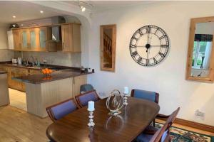 2-Bedroom Cottage with 2 Ensuites - Sleeps 6 Wifi